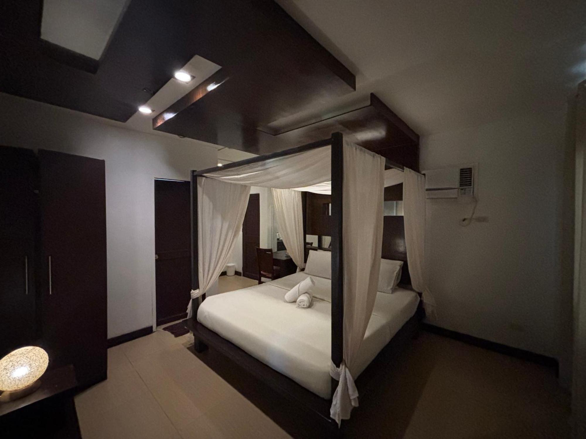 Seabird International 3*