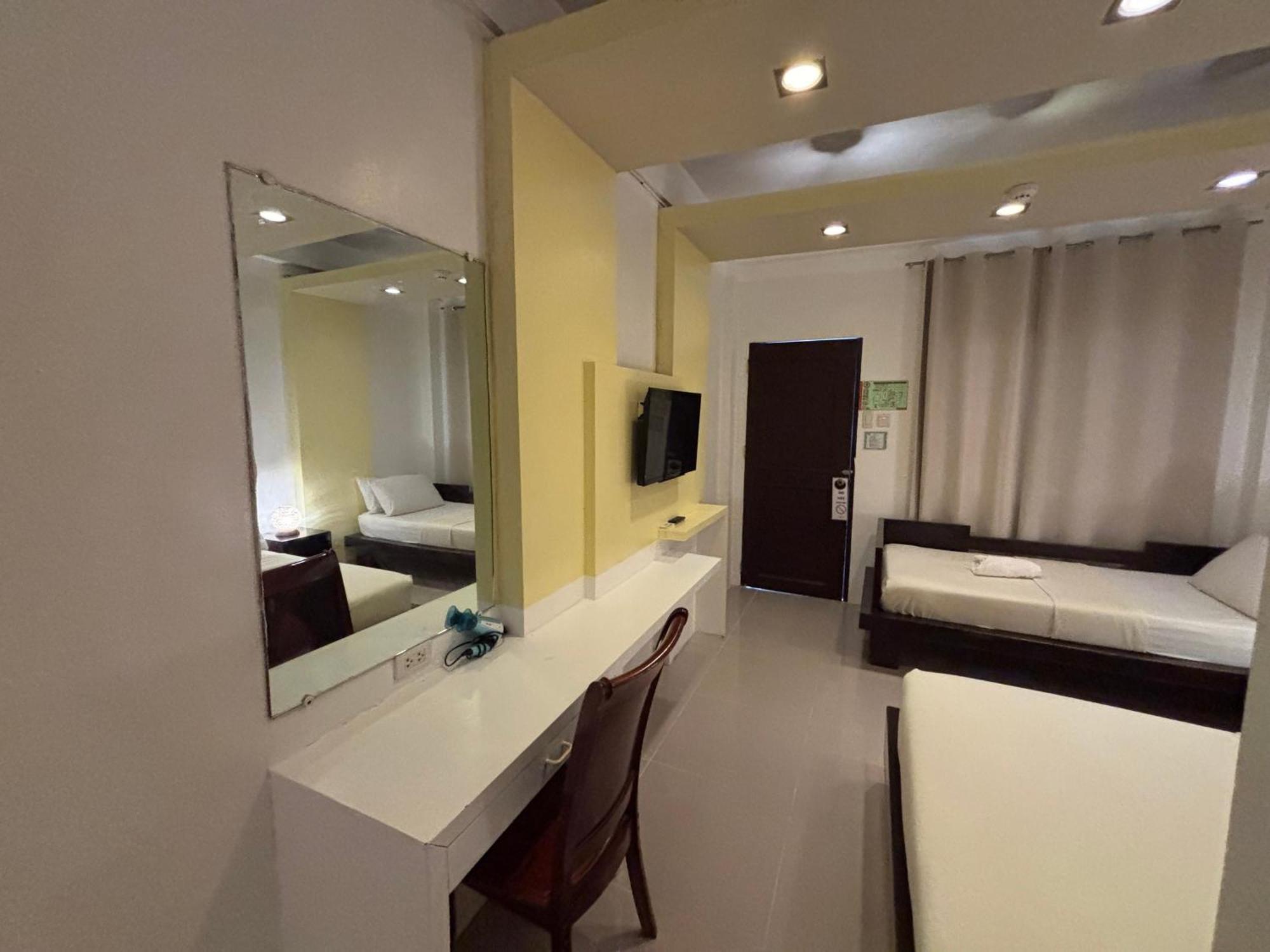 Seabird International Resort 3*