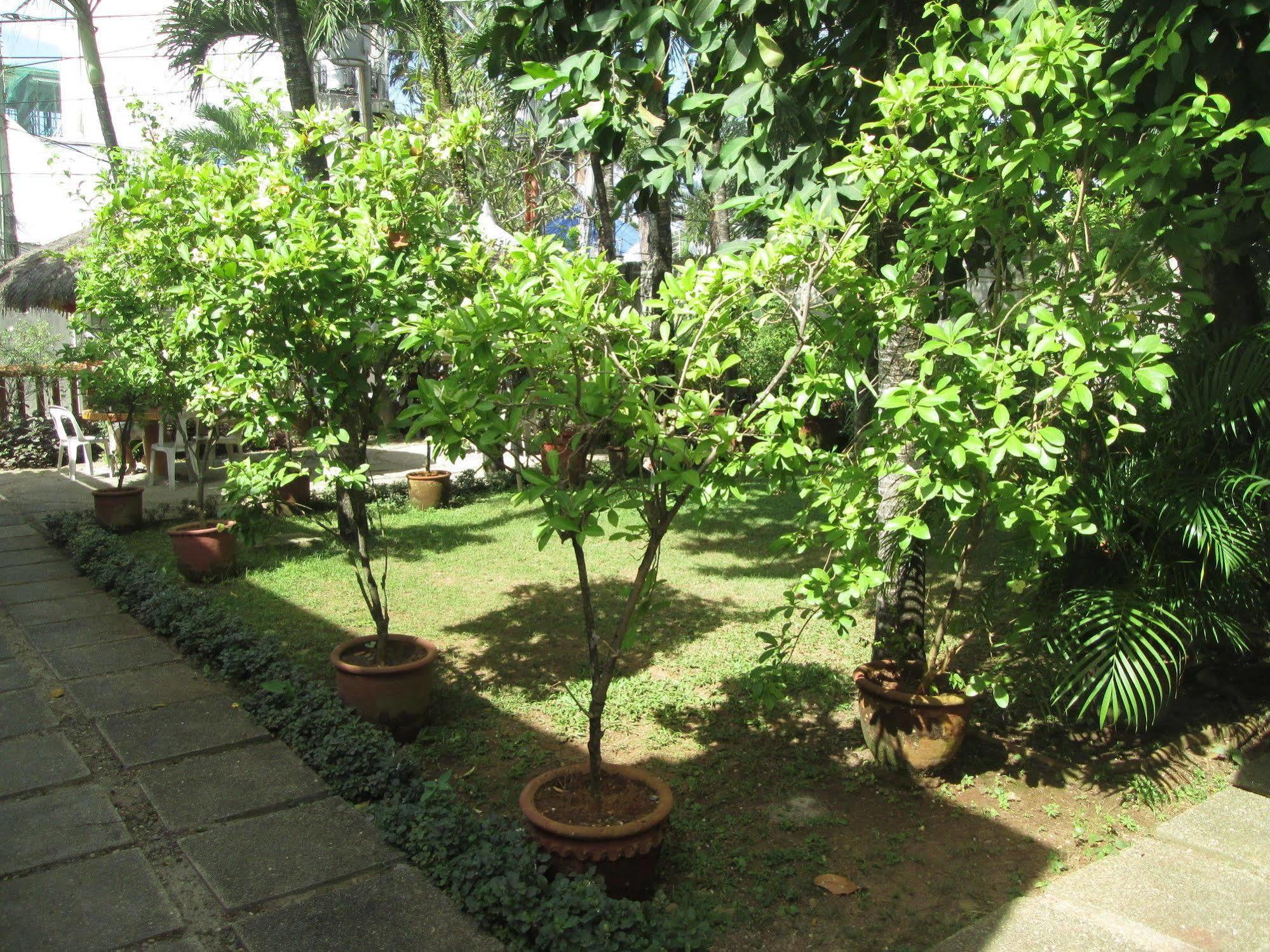 Seabird International Resort 3*